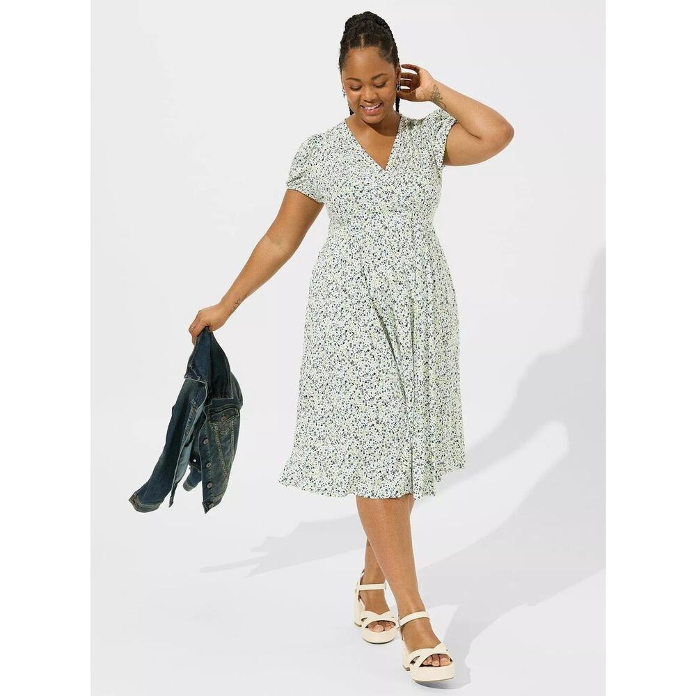 Torrid Blue Ditst Floral Midi Challis Smocked Waist Surplice V-neck Dress 16